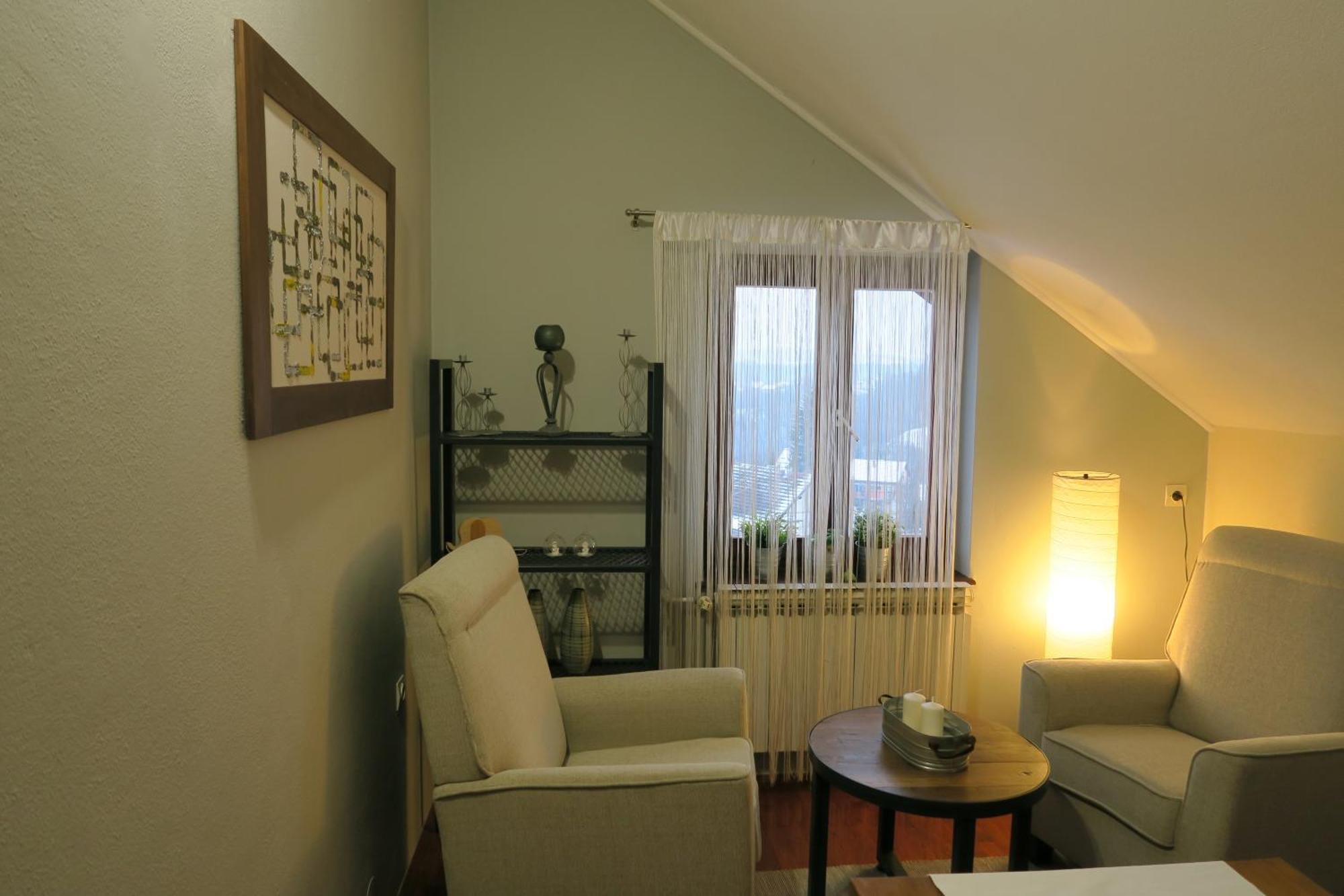 Apartments And Rooms Stefanac สลูน ภายนอก รูปภาพ