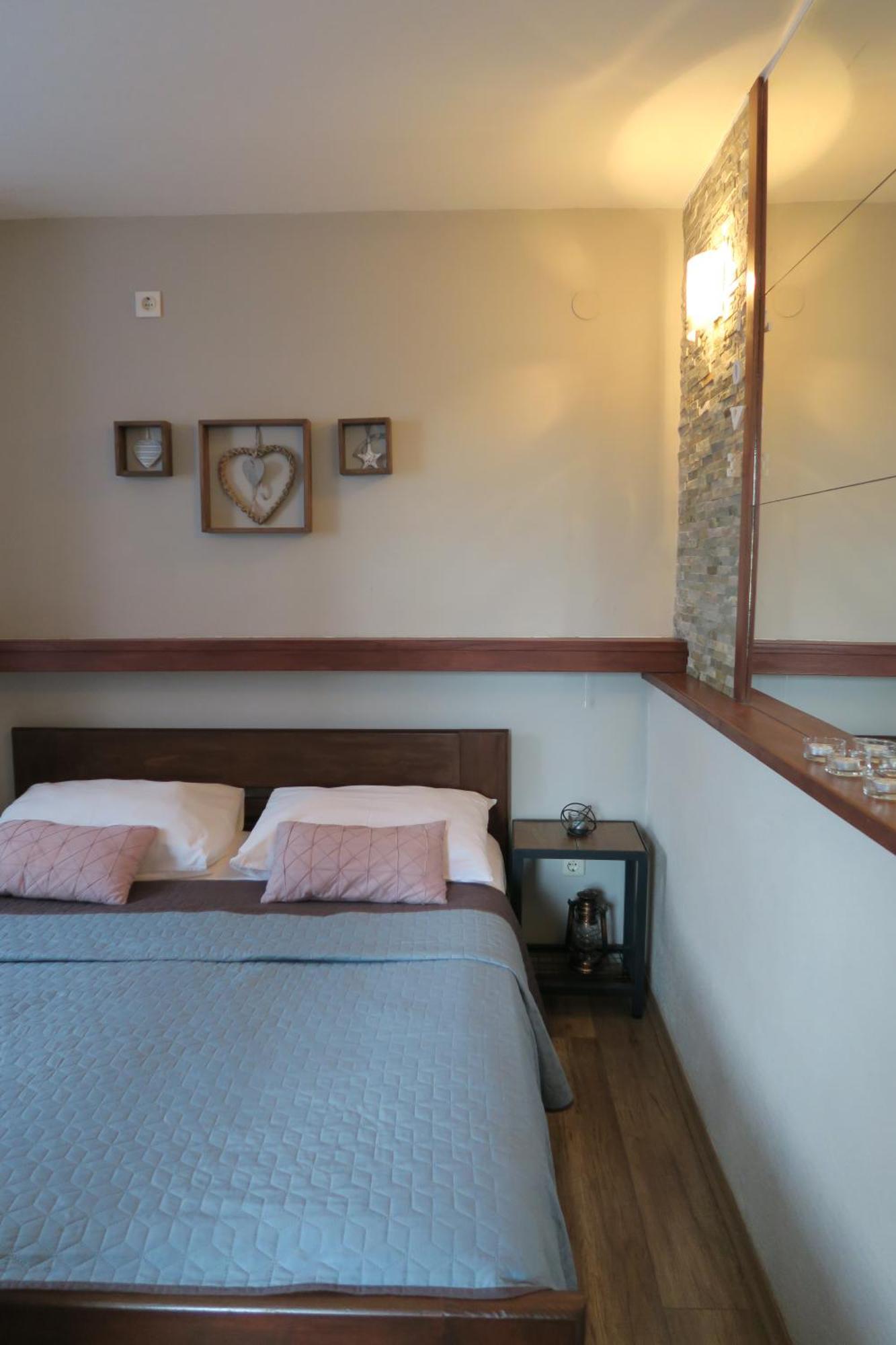Apartments And Rooms Stefanac สลูน ภายนอก รูปภาพ